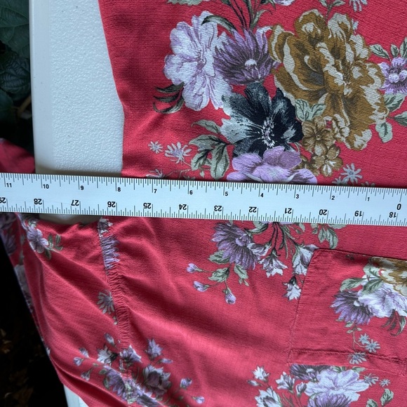Torrid Red Floral Button Down Shirt - Picture 9 of 11